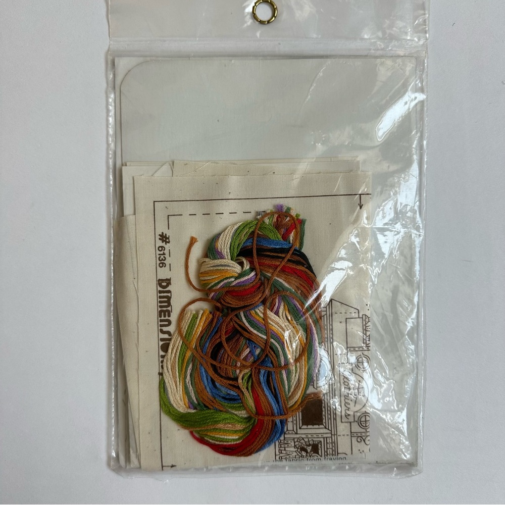 Dimensions Vintage Crewel Embroidery Kit Colonial Street 6136 NWT - Picture 2 of 4